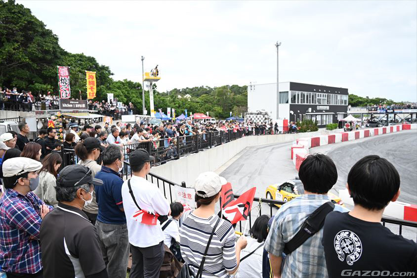 モータースポーツマルチフィールド沖縄で観戦する観客（TOYOTA GAZOO Racing PARK沖縄）