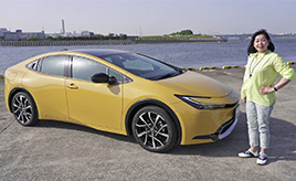 PHEVは外部充電に固執しなくても十分に楽しいクルマ（竹岡圭）