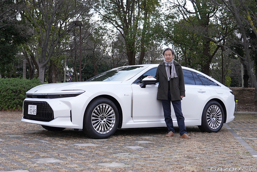 トヨタ・クラウンZ（燃料電池車）