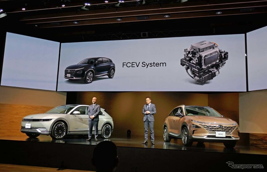 FCEV「ネッソ」は、BEV「アイオニック5」（左）と同時に日本市場への参入が発表された
