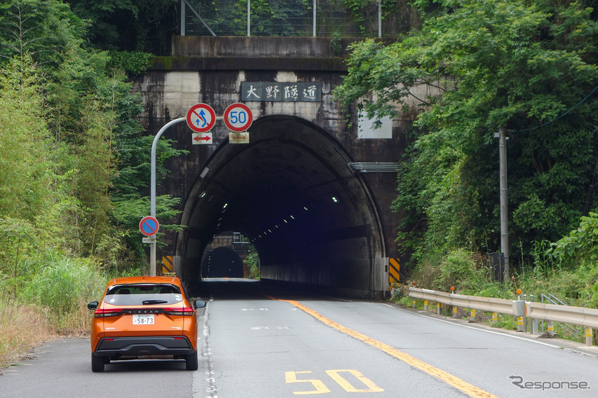 島根・石見銀山付近は山陰道の開通で国道9号線はガラ空き。ドライブしていて楽しいのはもちろん国道9号線のほう。