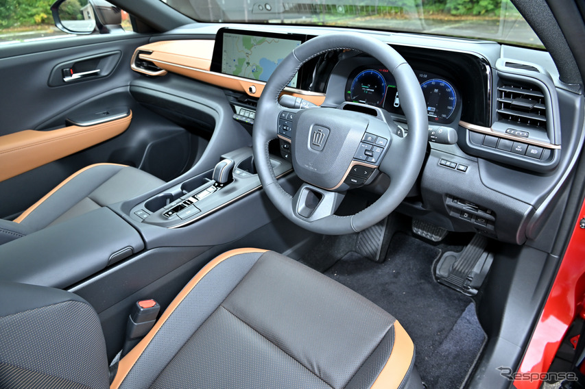トヨタ クラウン クロスオーバー RS アドバンスト（2.4リットルターボハイブリッド）