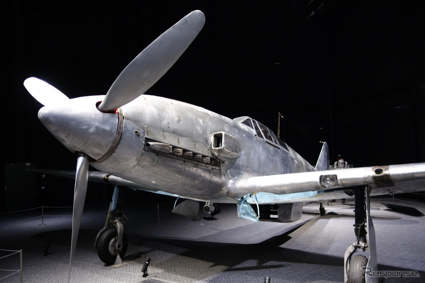 川崎重工・三式戦闘機「飛燕」。以前は鹿児島・知覧特攻平和会館にあったが、川崎重工が創業120周年事業の一環として岐阜で静態復元を行い、現在に至る。