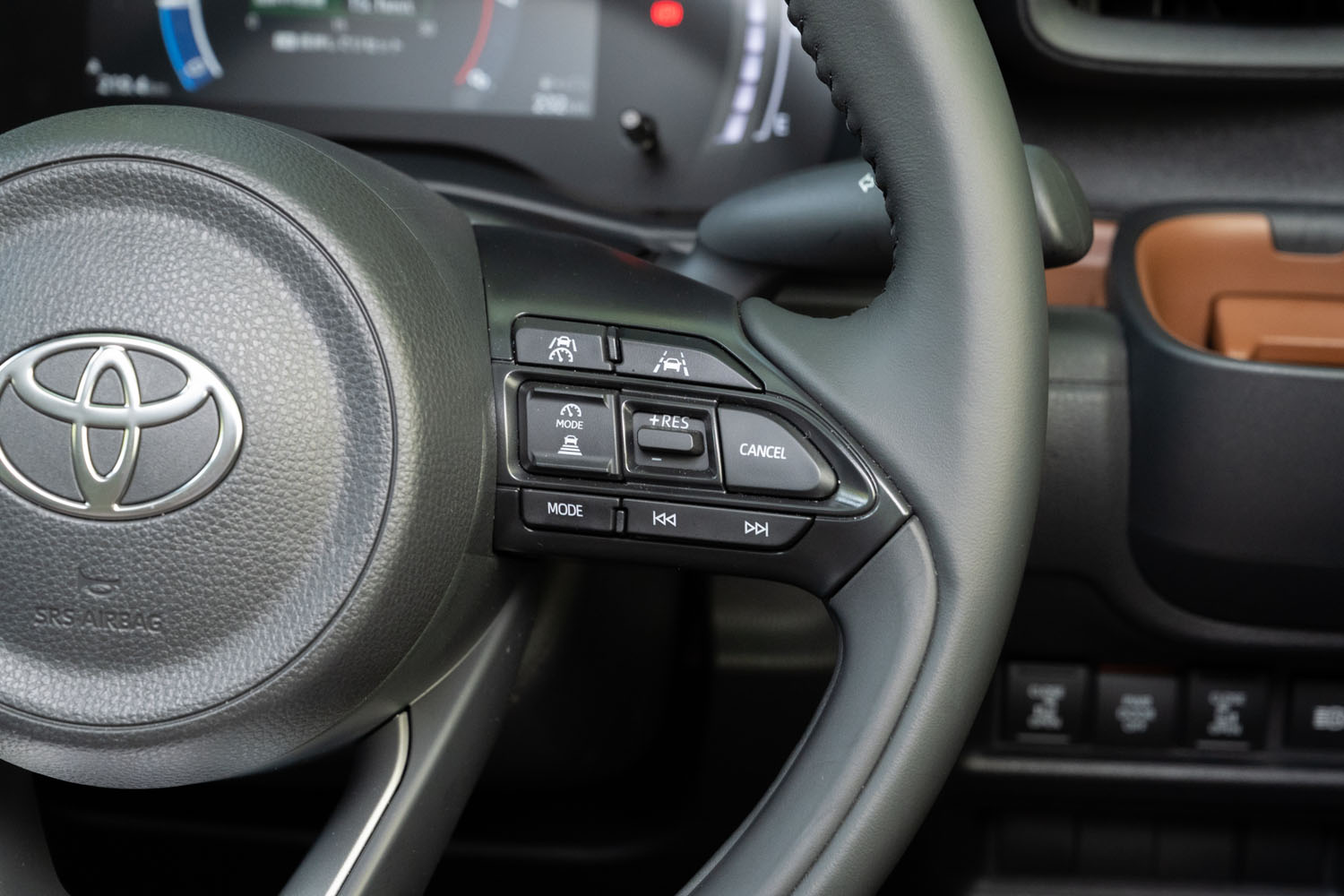 運転支援システムはおおむね全車共通だが、「ハイブリッドZ」のみアダプティブクルーズコントロールに停止保持機能が付くほか、ドライバー異常時対応システムが装備される。