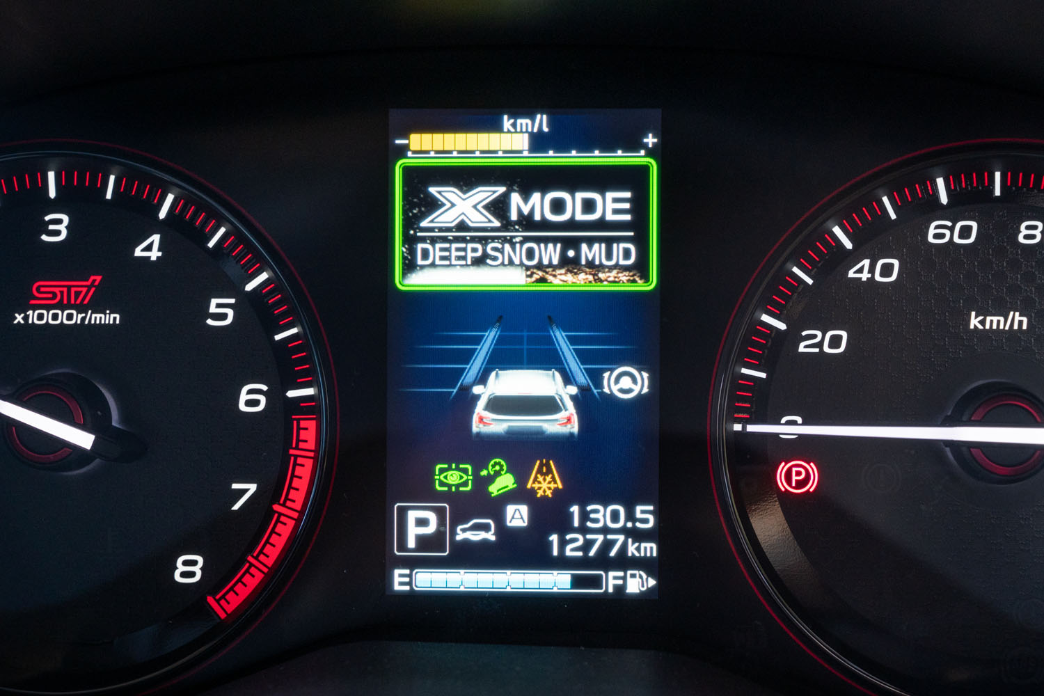 パワートレインの制御系も「スポーツ」から変更はない。「SI-DRIVE」に加えてオフロード走行をアシストする「X-MODE」も備わるが、燃料消費を抑制する「e-アクティブシフトコントロール」は搭載されない。