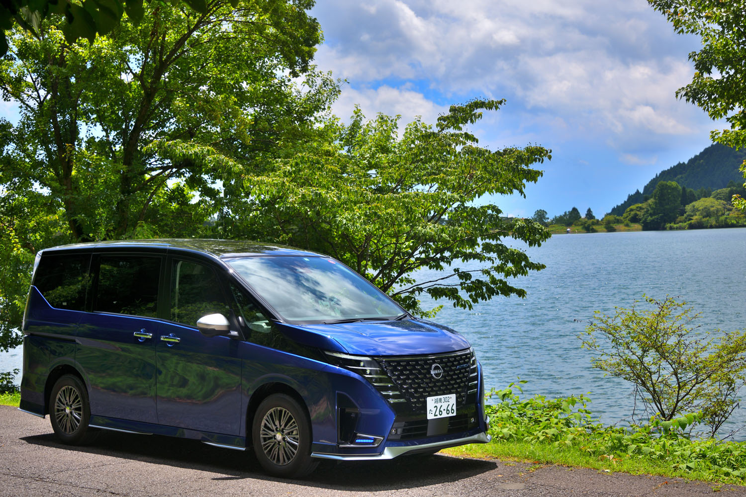 今回の試乗車は「日産セレナe-POWER AUTECH」。車両本体価格は415万0300円で、e-POWER車のなかでは「ルキシオン」に次いで2番目に高価なモデルだ。