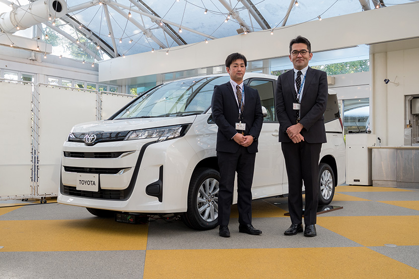 4代目ノア／ヴォクシー (R90W) 担当の槙野主任と杉山主査