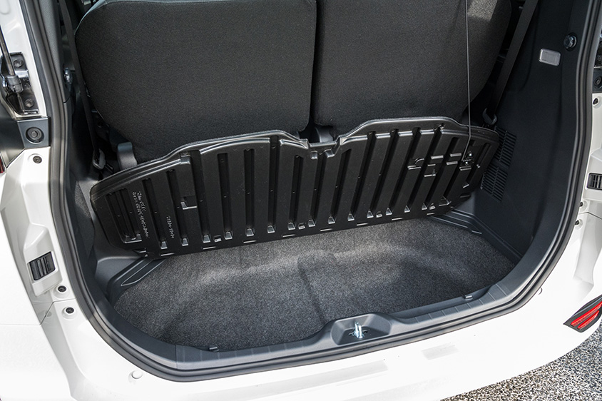 トヨタ ノア ヴォクシー 徹底ガイド シートの形状とラゲージスペースのアレンジを確認してみた トヨタ自動車のクルマ情報サイト Gazoo トヨタ ノア ヴォクシー 徹底ガイド シートの形状とラゲージスペースのアレンジを確認してみた トヨタ自動車のクルマ情報サイト Gazoo