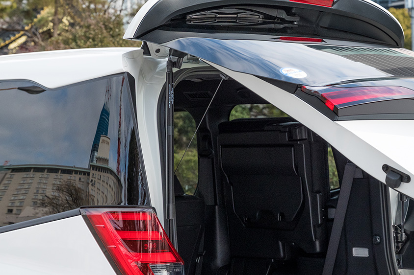 トヨタ ノアS-G〈8人乗り／ガソリン〉（フリースペースバックドア）