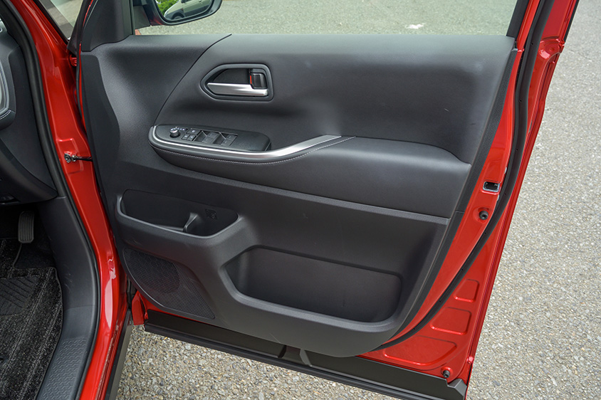 ノア・ヴォクシー ドアパネル