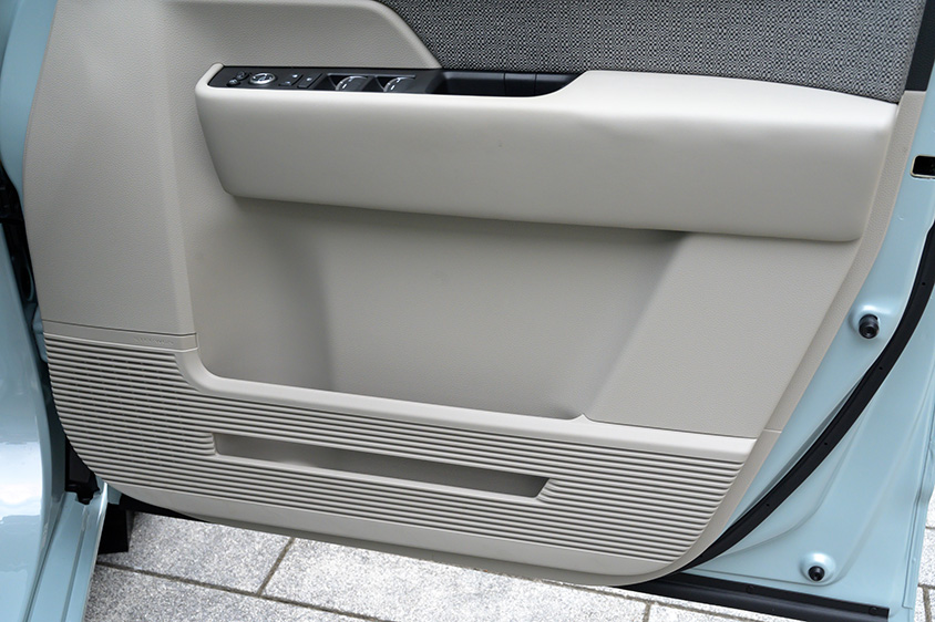 ステップワゴン ドアパネル