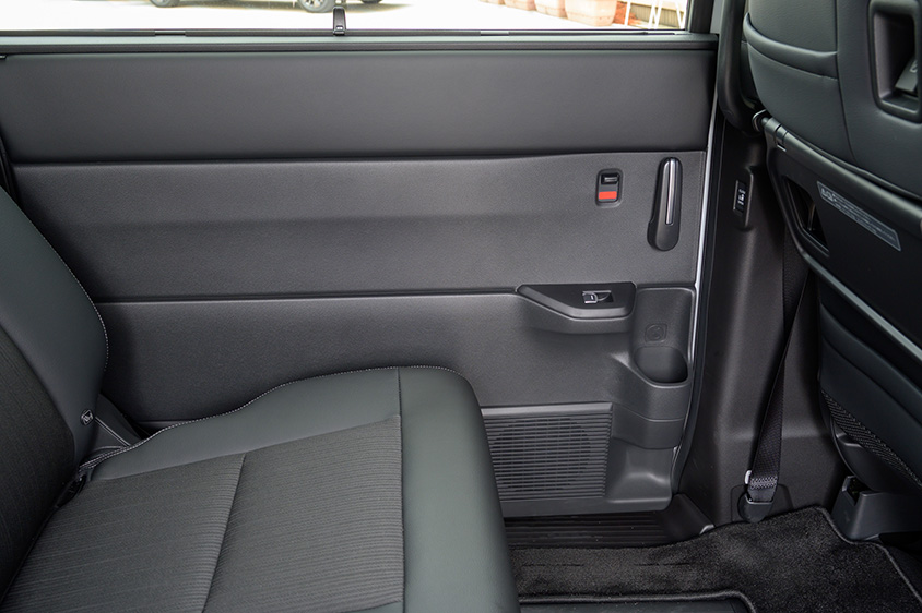 ステップワゴン スライドドアのボトルホルダー