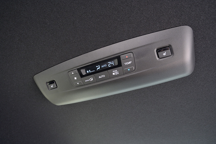 ステップワゴン トリプルゾーンコントロールフルオートコンディショナー