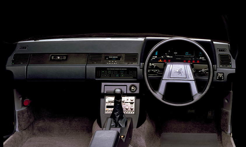 懐かしの名車をプレイバック初代ソアラ 2800GT 　インパネ