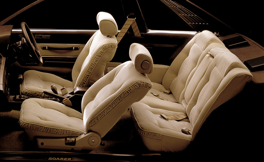 懐かしの名車をプレイバック 初代ソアラ　室内