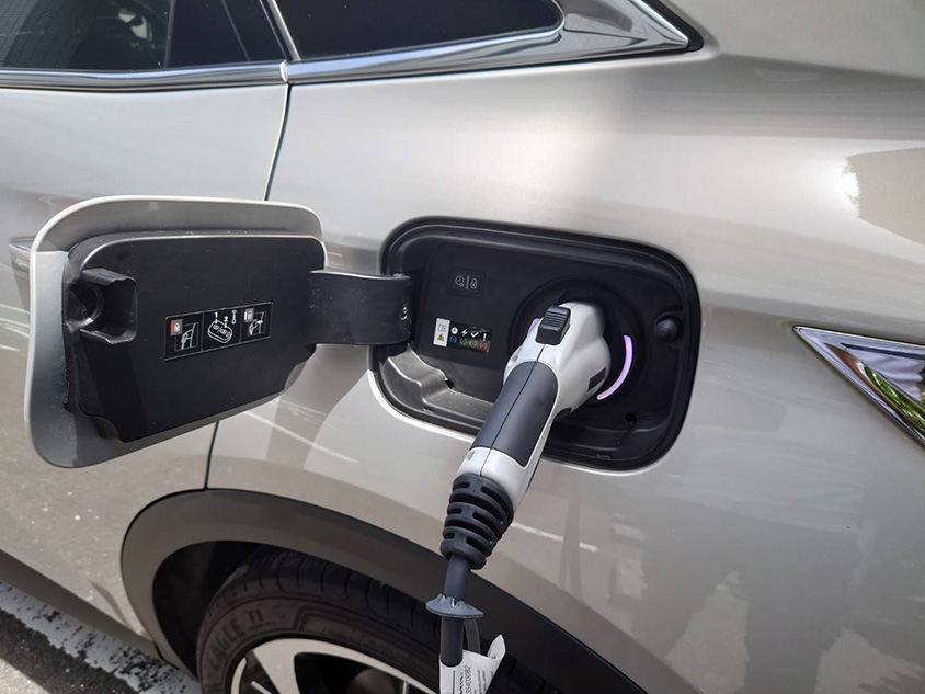 DS7 E-TENSE の充電