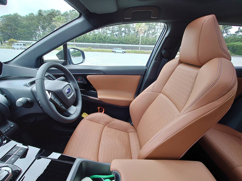 新型BEV スバルソルテラ 運転席
