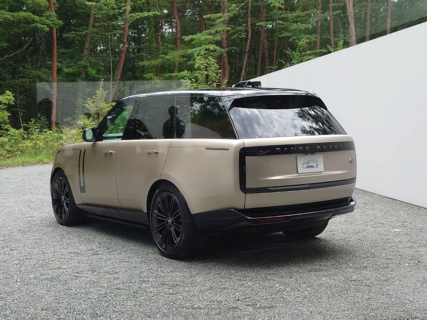 レンジローバー　鏡のような磨かれたボディ