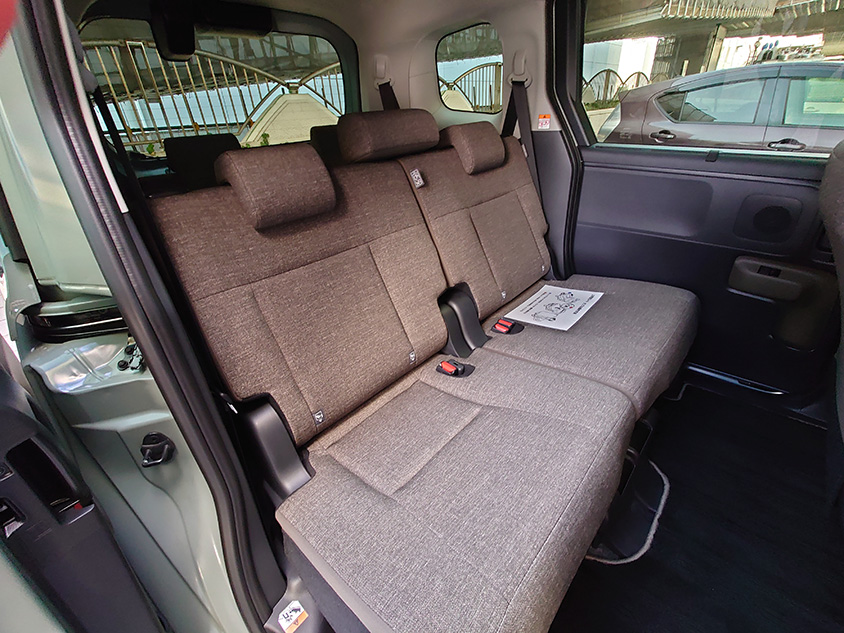 シエンタ　3人乗り仕様車の2列目シート