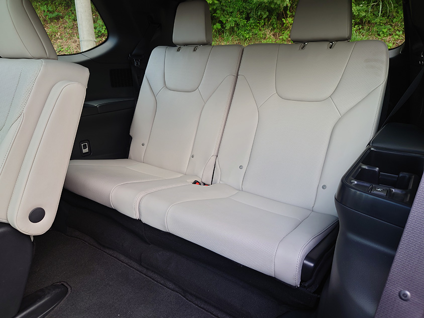 レクサス新型TX500h（プロトタイプ）後部座席
