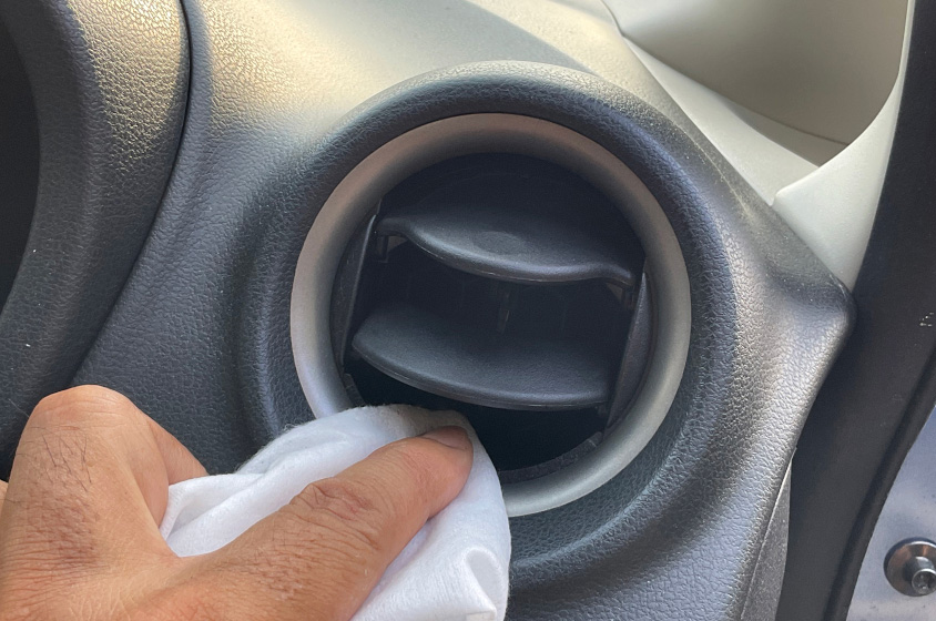 今や夏だけでなく、1年中大活躍！エアコンまわりのクリーニングでイヤなニオイなど、悩み事を解消