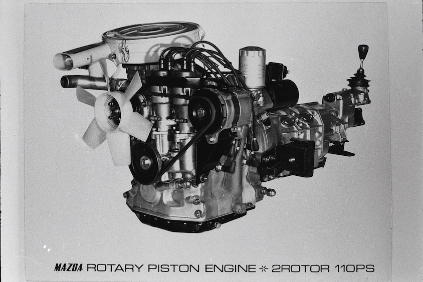マツダ・コスモスポーツのL10A型ロータリーエンジン