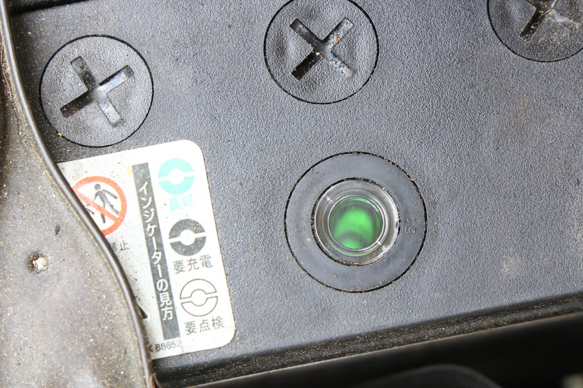 日常点検でバッテリーの状態を確認