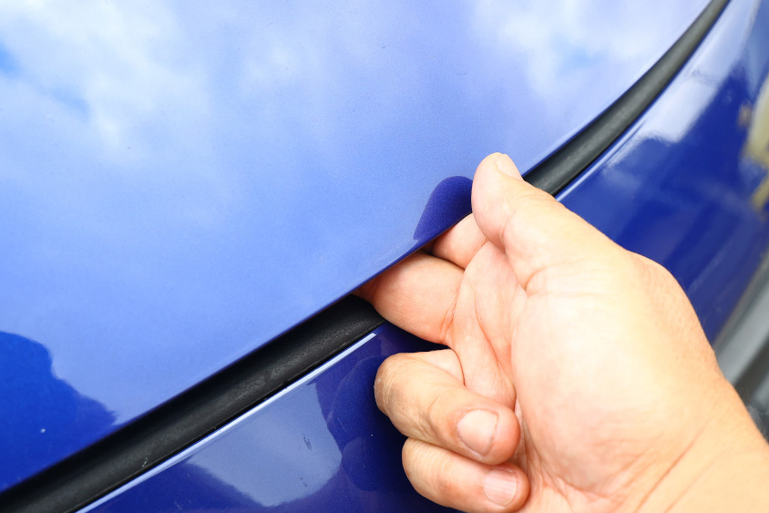 ボンネットの開け方