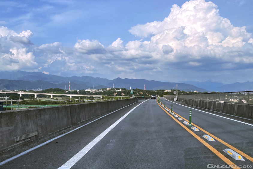 対面通行路線の中部横断自動車道