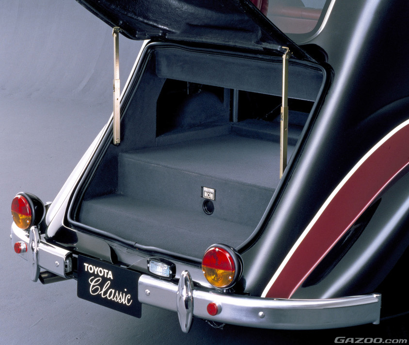 トヨタ・クラシックのラゲッジルーム