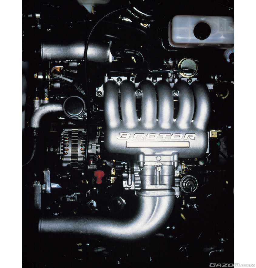 マツダ・ユーノスコスモの3ローターエンジン「20B」