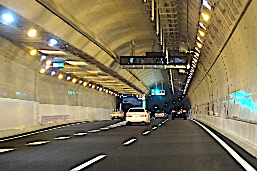 C2の五反田出入口は左側の分合流