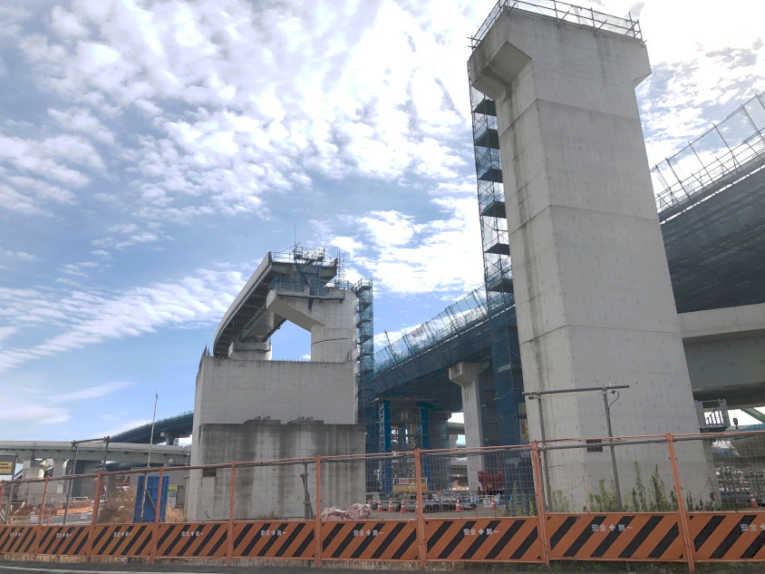 栄JCTの建設の様子