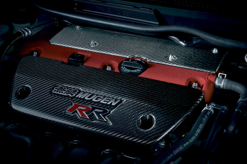 MUGEN RRが刻まれたエンジンカバー