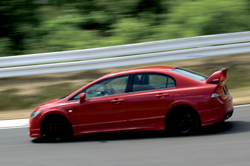 走行するシビックMUGEN RR