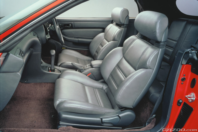 トヨタ・セリカコンバーチブル（2代目）のシート