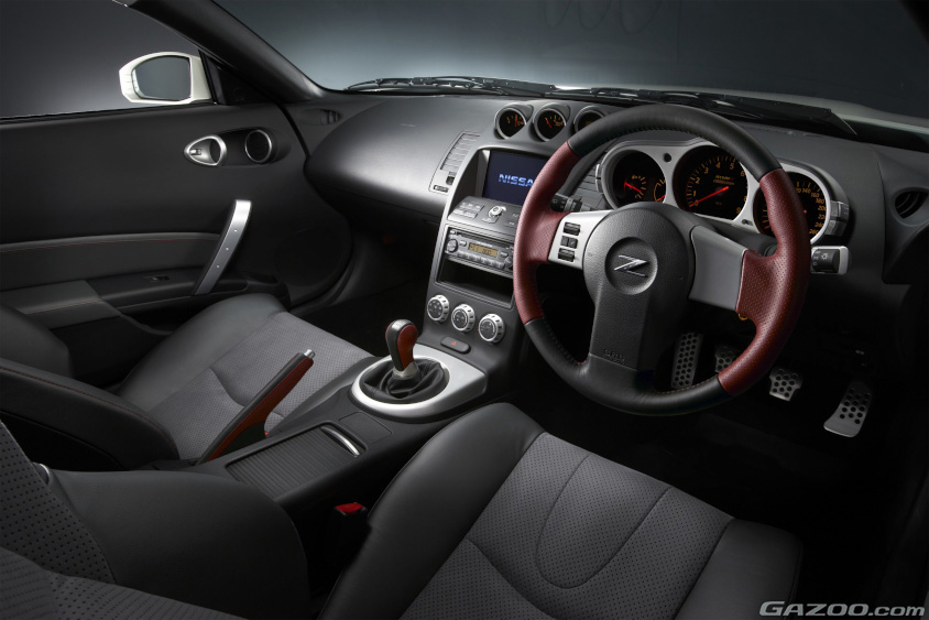 日産・フェアレディZ バージョンNISMO Type 380RSの運転席