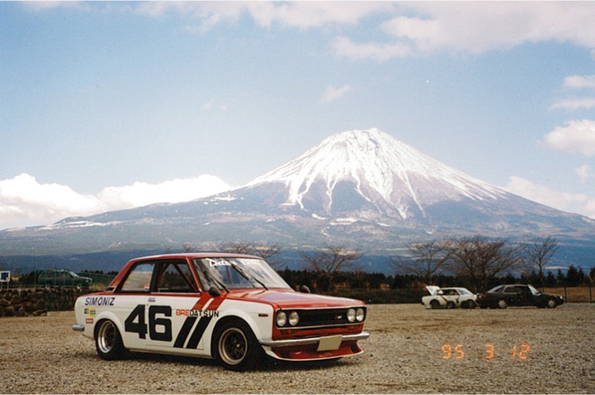 SR20DETエンジンを搭載したブルーバードと富士山