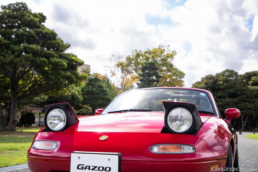 赤いボディは晴れの日にピンクっぽくなる