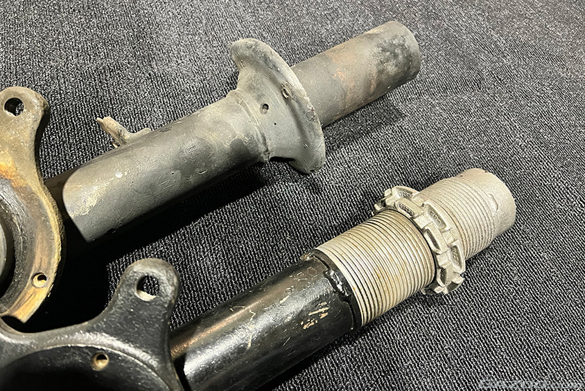 溶接でネジを固定していた車高調