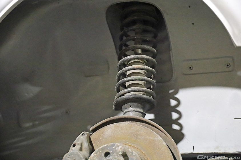 サスペンション