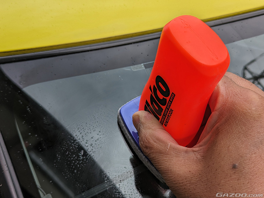 スティックタイプのウインドウ撥水剤
