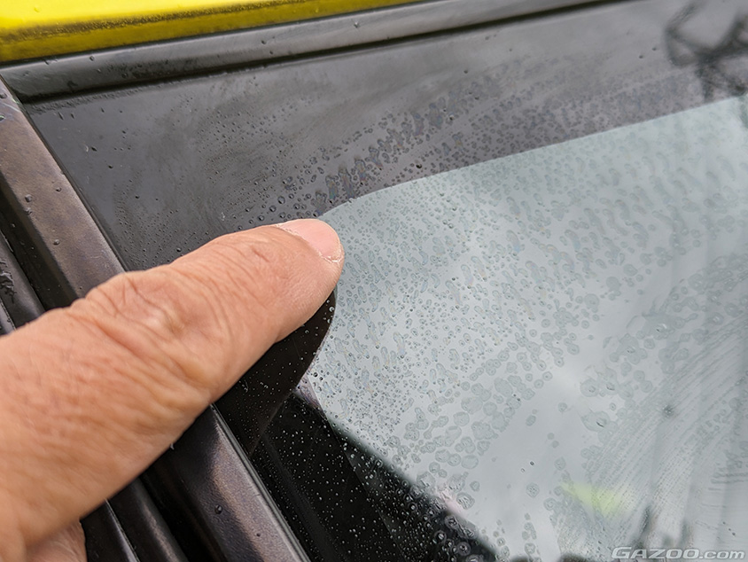 ウインドウ撥水剤は説明書の通りに施工