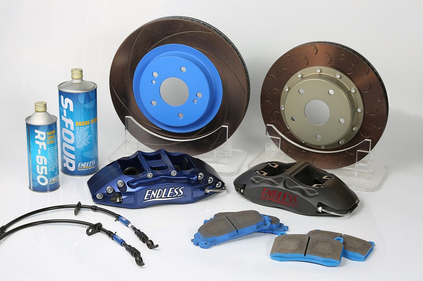 ブレーキキャリパー、ローター、パッド、ホース、フルード等、すべてを自社生産でラインアップするエンドレス