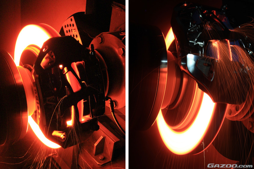 ブレーキ試験機で赤く光るブレーキローター