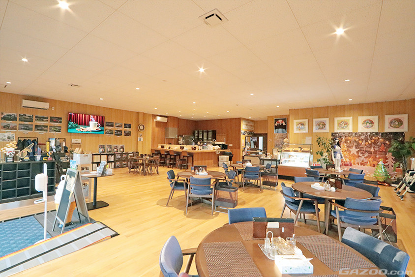 カフェスペースも併設されているエンドレスの『130COLLECTION』