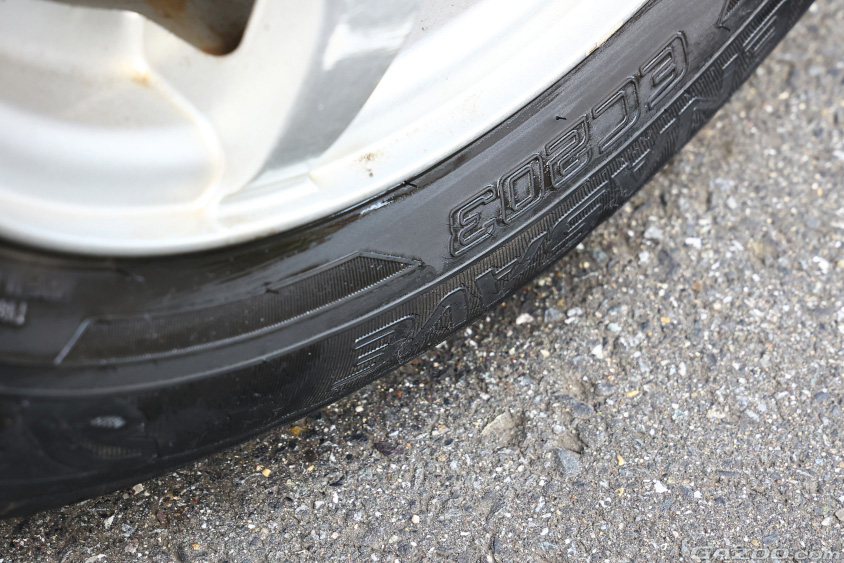 タイヤのたわみなども意識してきれいにする