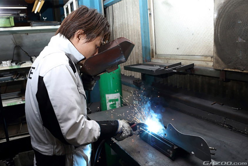 BRIDE（ブリッド）のシートの製作の様子