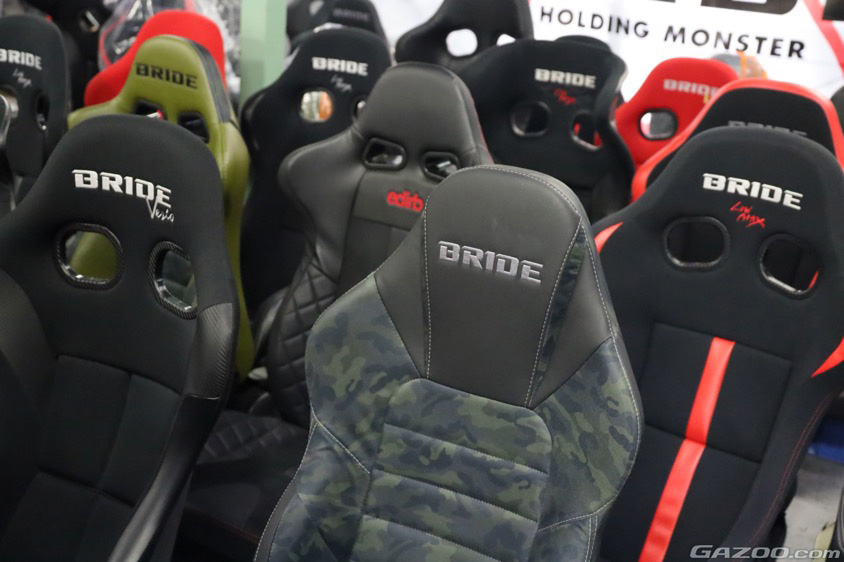 さまざまなカラーや素材のバリエーションがあるBRIDE（ブリッド）のシート