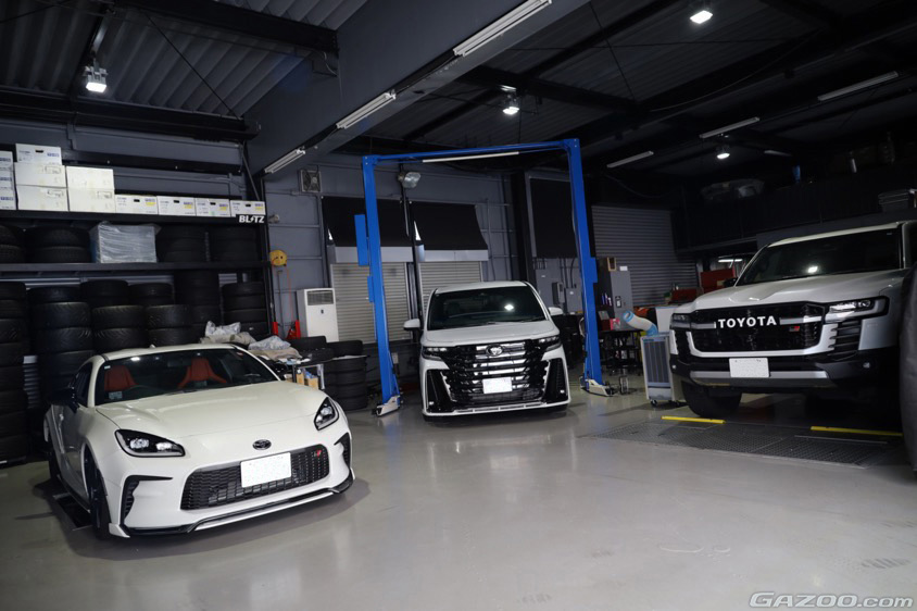 ブリッツは多様な車両のカスタムパーツを開発